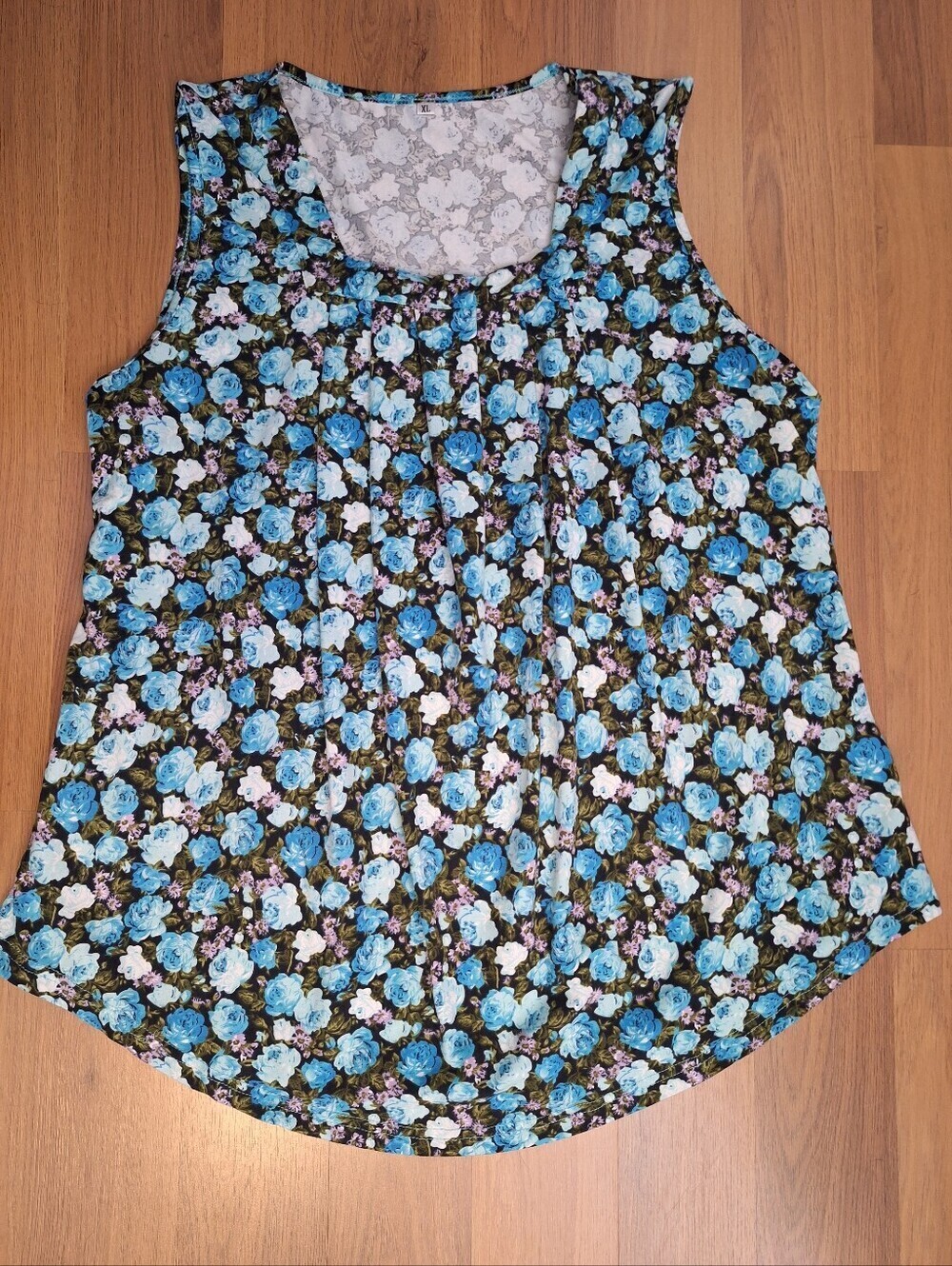 Sleeveless Floral Scoop Pleated Neck Top
